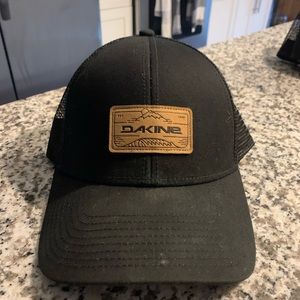 Dakine hat